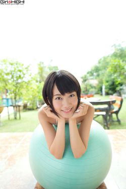姚安娜车展生图引争议